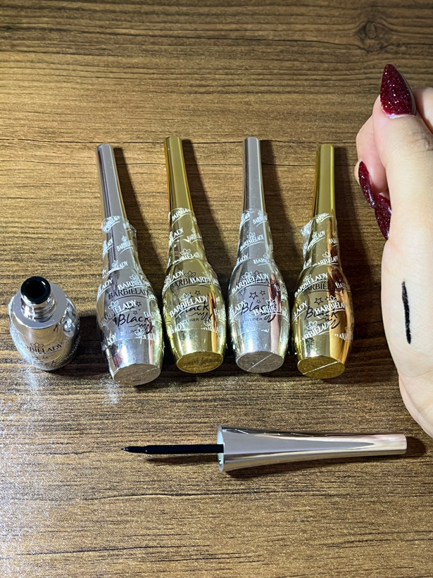 خط چشم مشکی باربی لیدی barbieLady